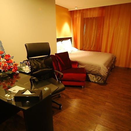 Fx Hotel Xujiahui - Shanghai Stadium Branch Екстериор снимка