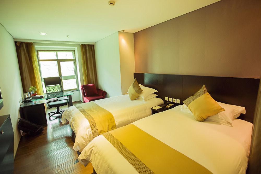 Fx Hotel Xujiahui - Shanghai Stadium Branch Екстериор снимка