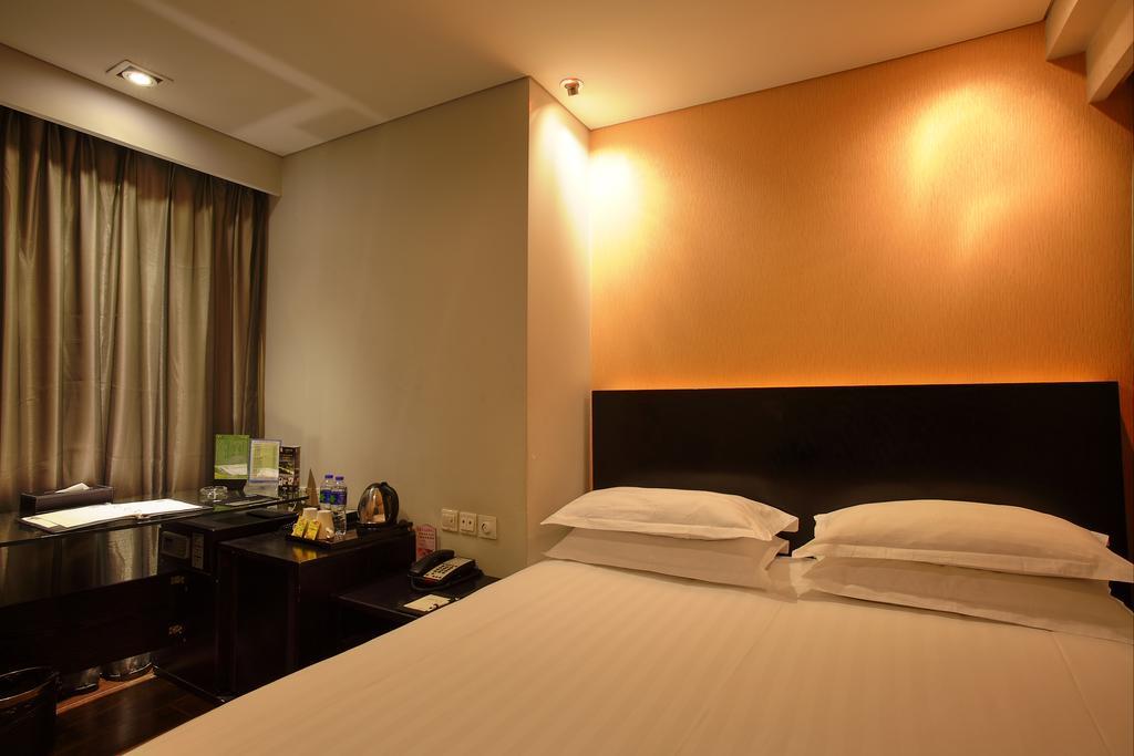 Fx Hotel Xujiahui - Shanghai Stadium Branch Екстериор снимка