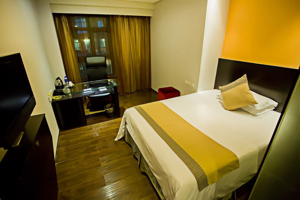 Fx Hotel Xujiahui - Shanghai Stadium Branch Екстериор снимка