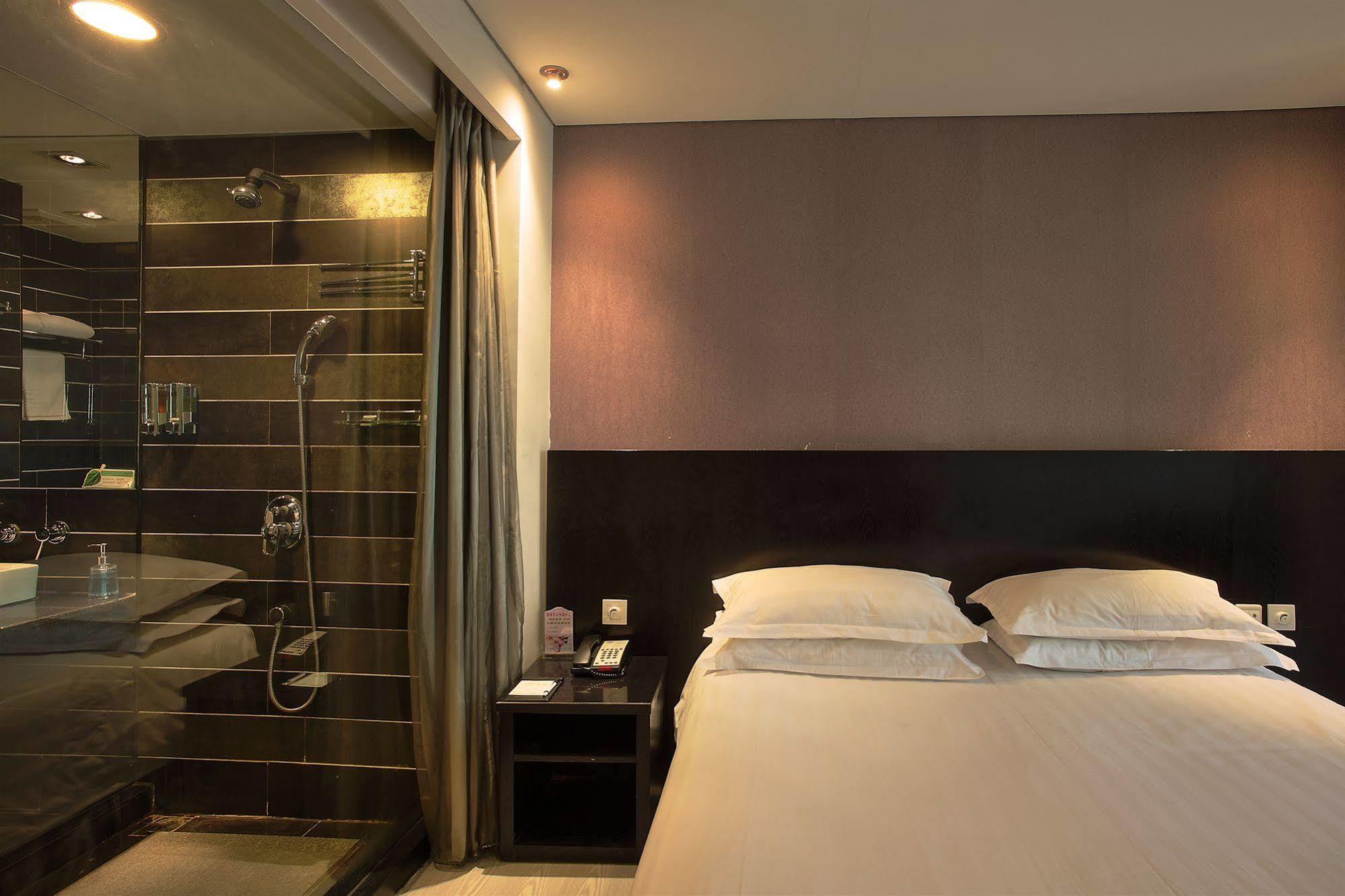 Fx Hotel Xujiahui - Shanghai Stadium Branch Екстериор снимка