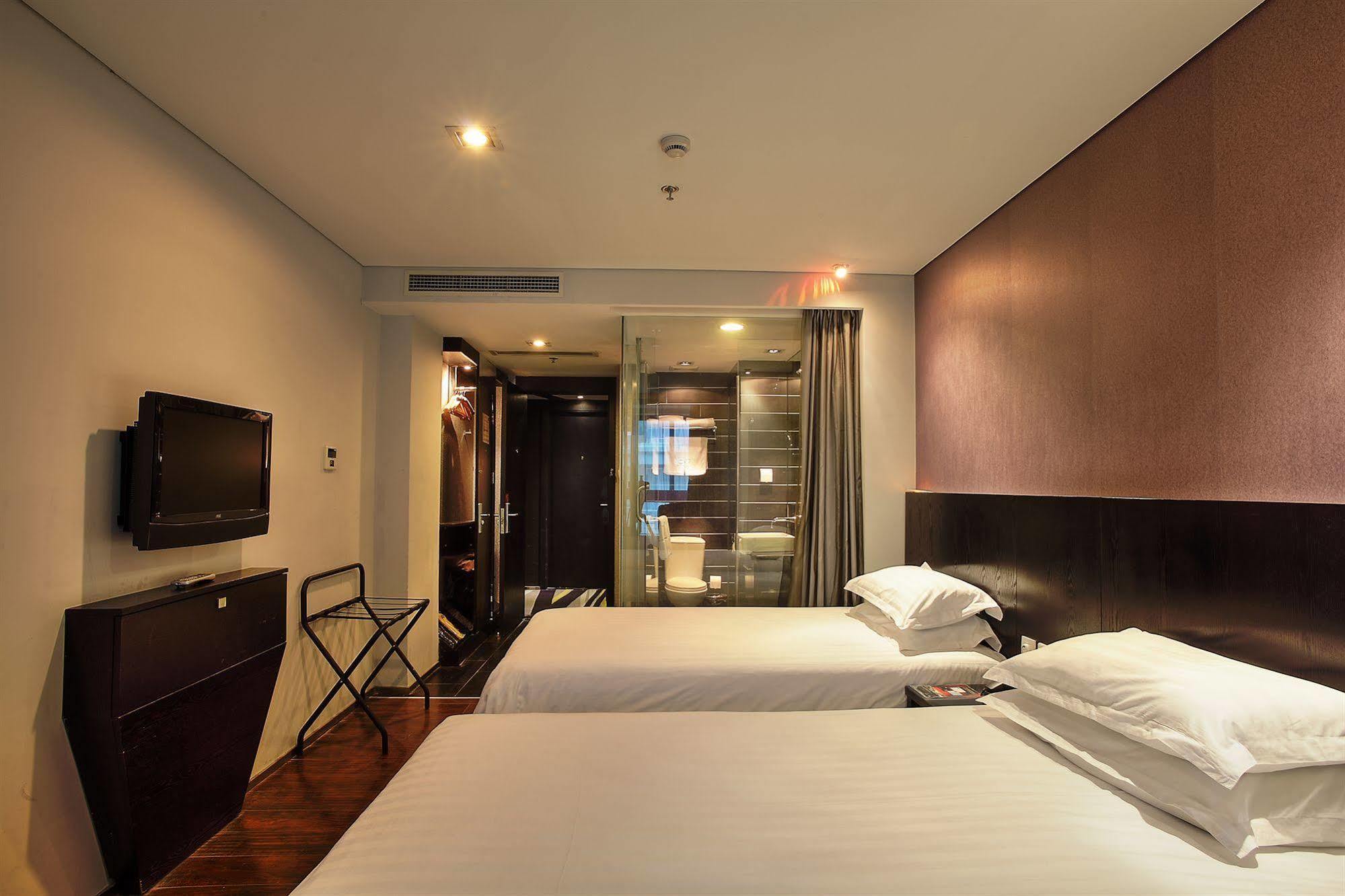 Fx Hotel Xujiahui - Shanghai Stadium Branch Екстериор снимка