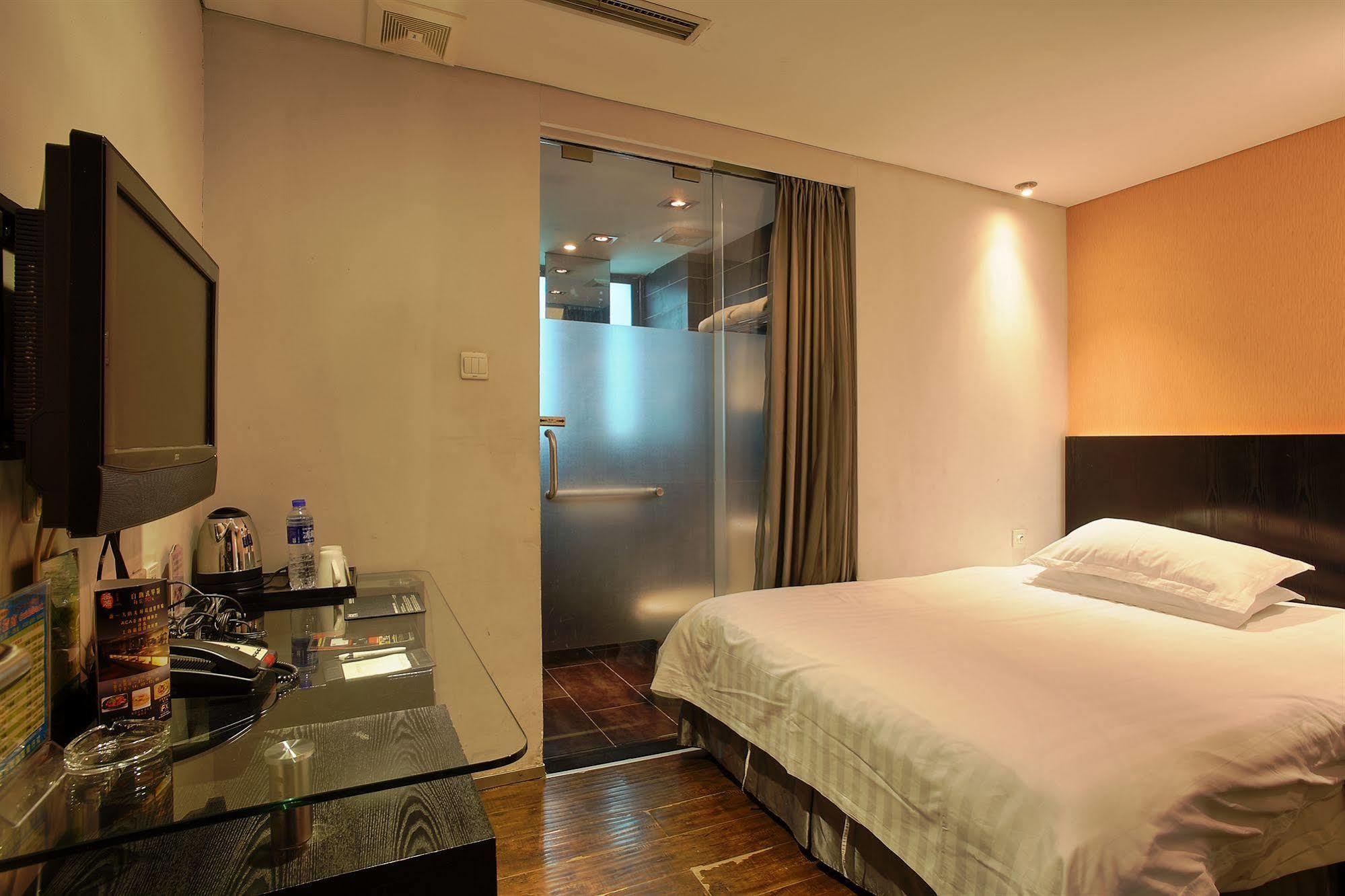 Fx Hotel Xujiahui - Shanghai Stadium Branch Екстериор снимка
