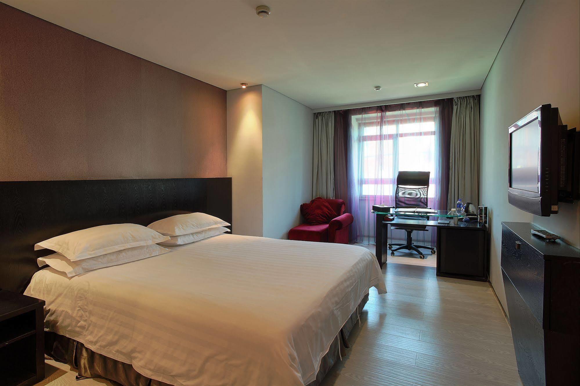 Fx Hotel Xujiahui - Shanghai Stadium Branch Екстериор снимка