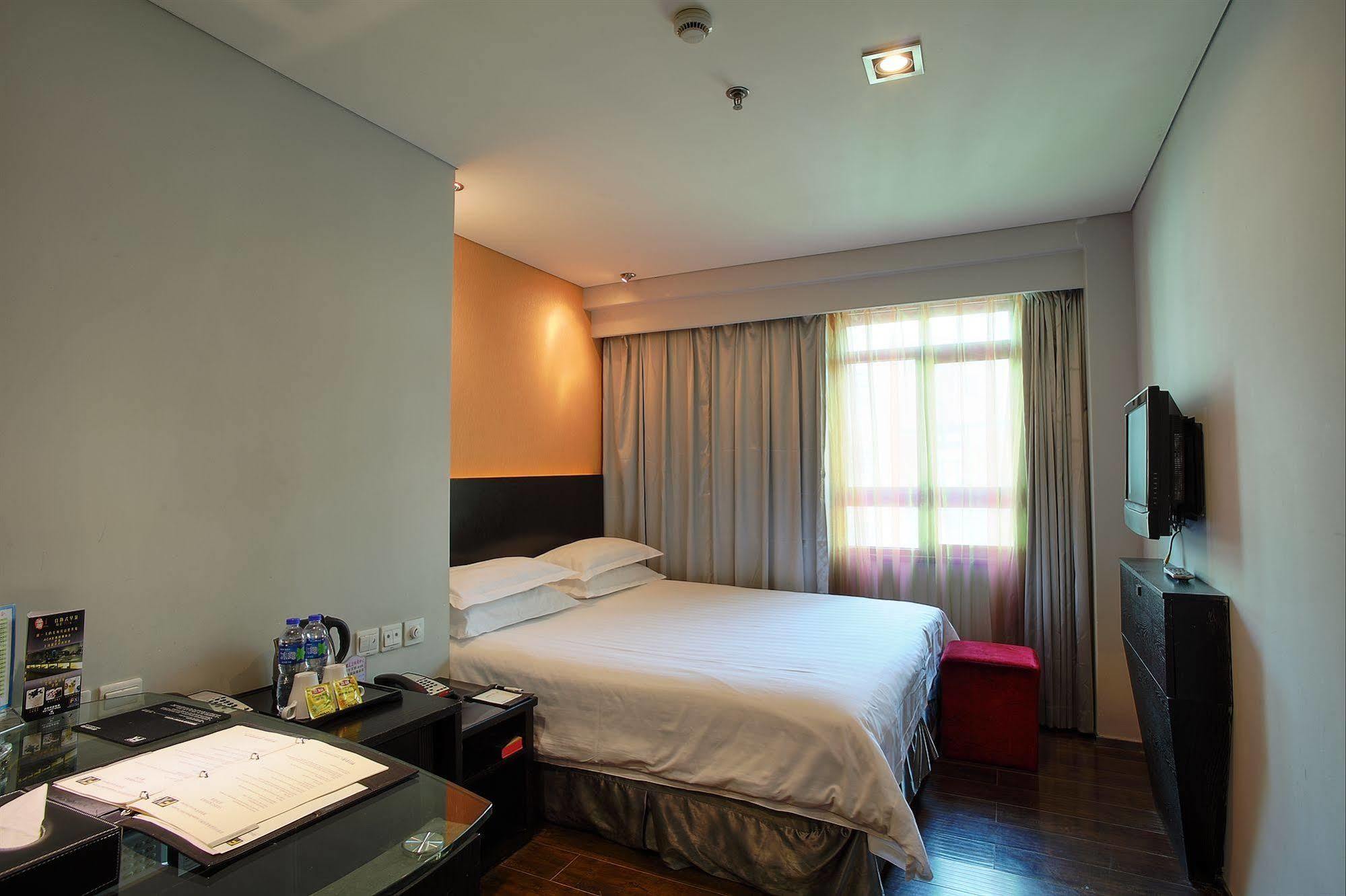Fx Hotel Xujiahui - Shanghai Stadium Branch Екстериор снимка